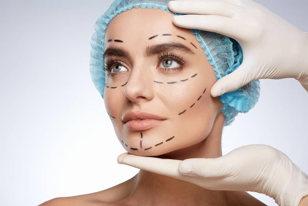 Cosmetic vs Plastic Surgery: What’s the Difference in 2025?